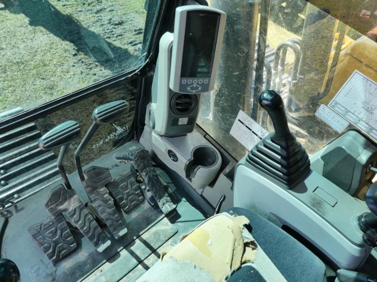 caterpillar-330fl-image-15