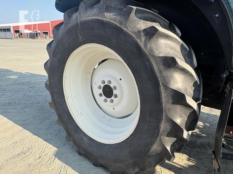 new-holland-ts100a-image-11