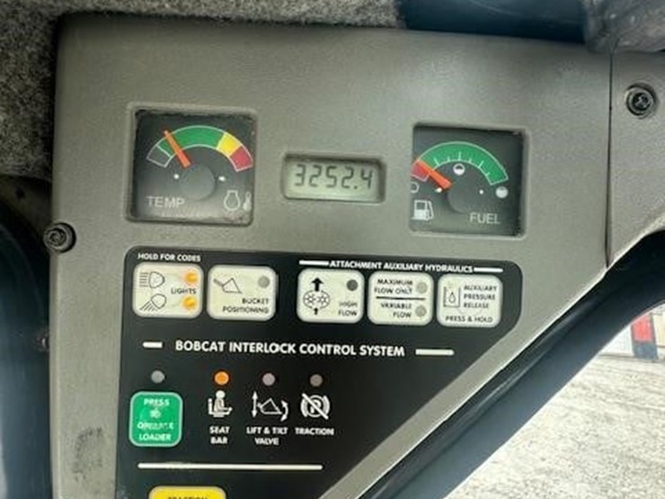 2008-bobcat-t300-image-24