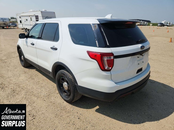 2017-ford-explorer-image-3