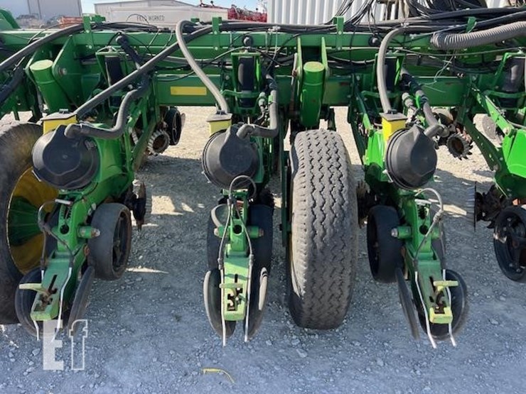 2009-john-deere-1770nt-image-68
