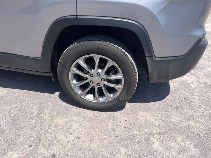 2019-jeep-cherokee-image-8