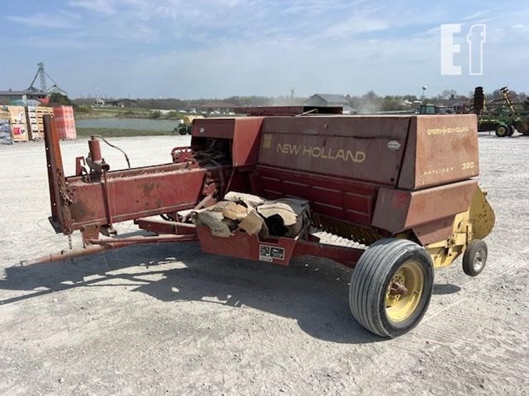 new-holland-320-image-4