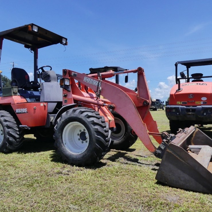 KUBOTA R520S