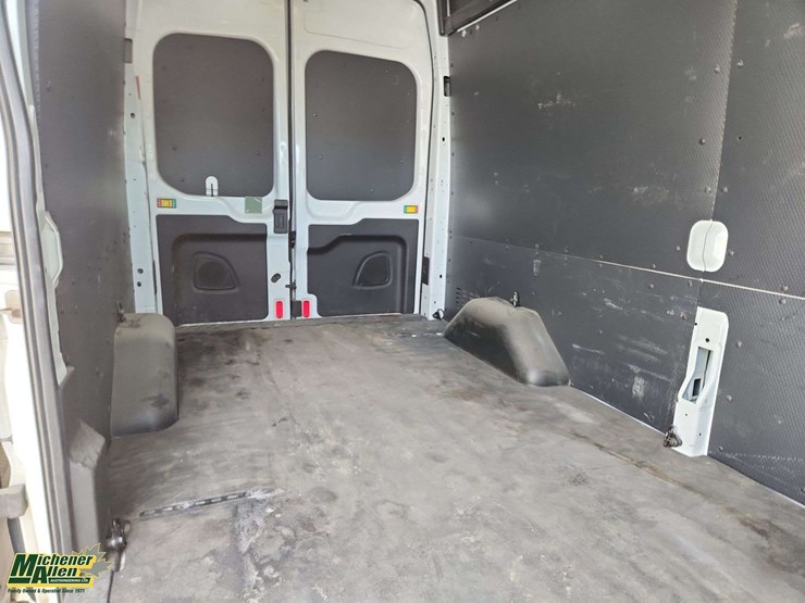 2019-ford-transit-image-24