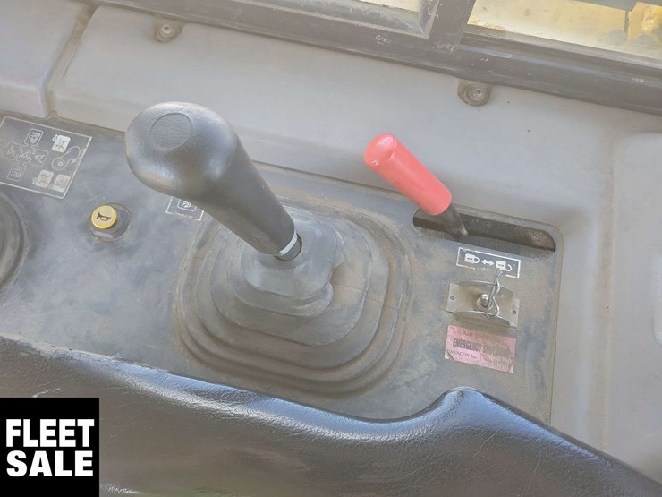 2013-komatsu-d65px--17-image-12