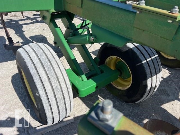 john-deere-2700-image-16