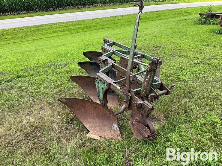 john-deere-810-image-3