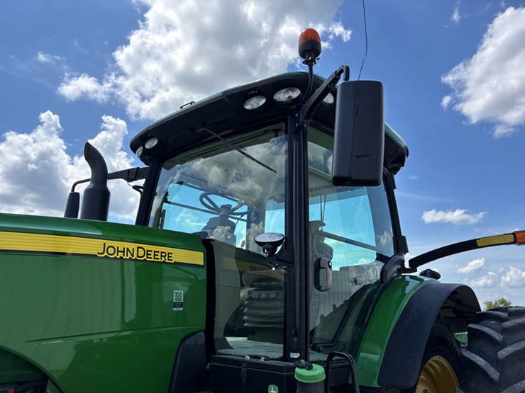 2018-john-deere-8400r-image-39