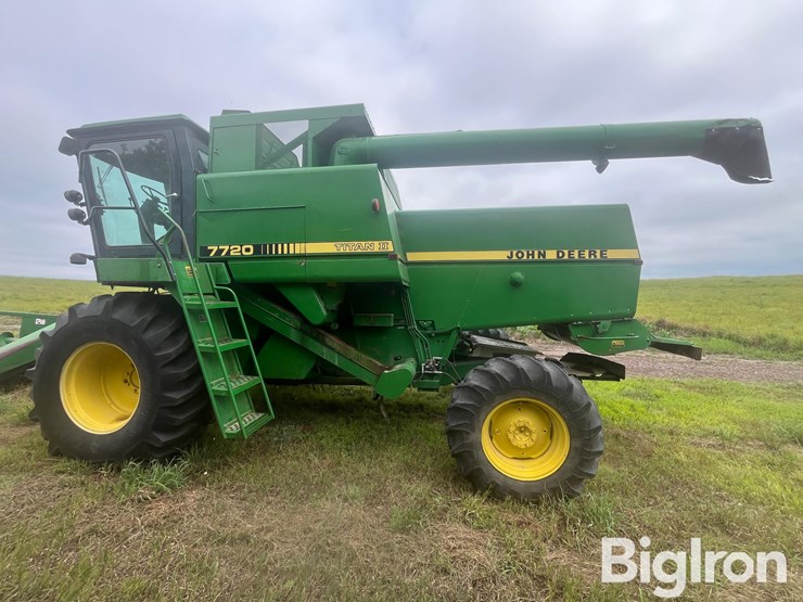 1988-john-deere-7720-image-4