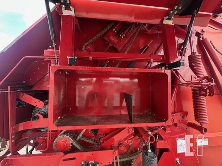 2010-new-holland-br7090-image-13