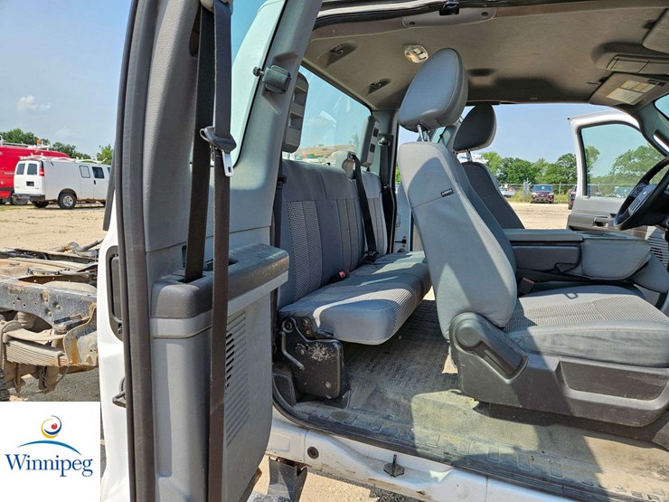 2014-ford-f350-image-33