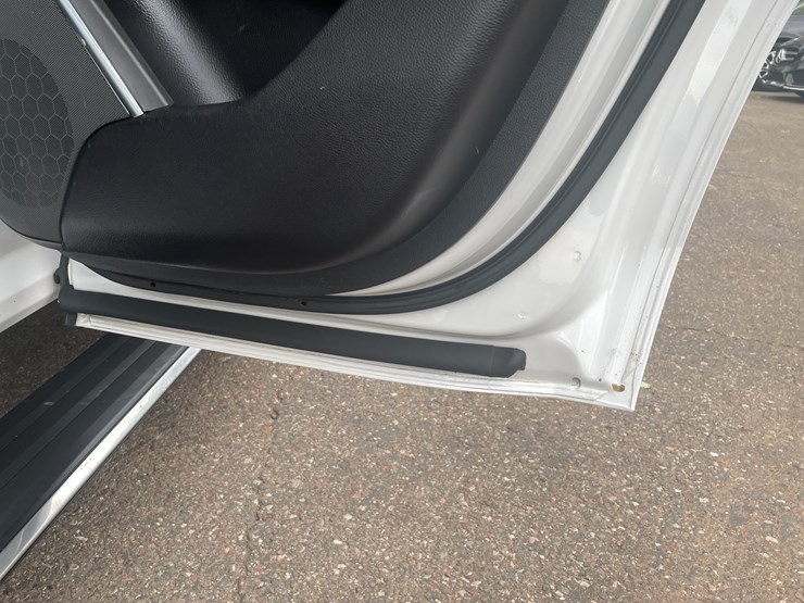2017-cadillac-escalade-image-55