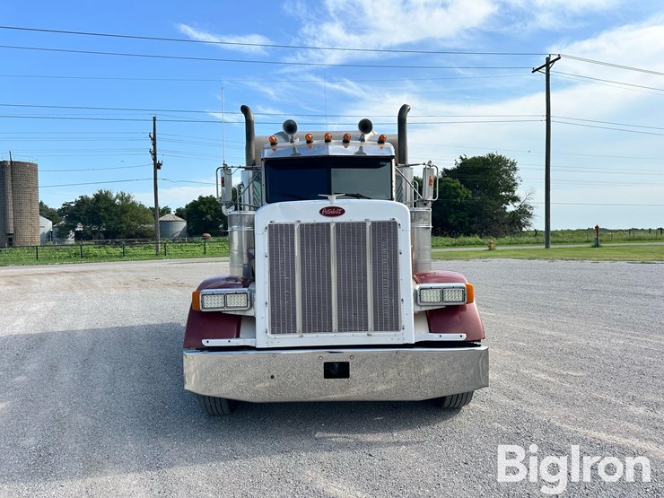 2005-peterbilt-379-image-2