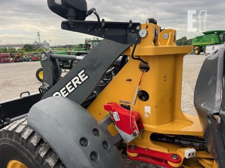 2020-deere-204l-image-16