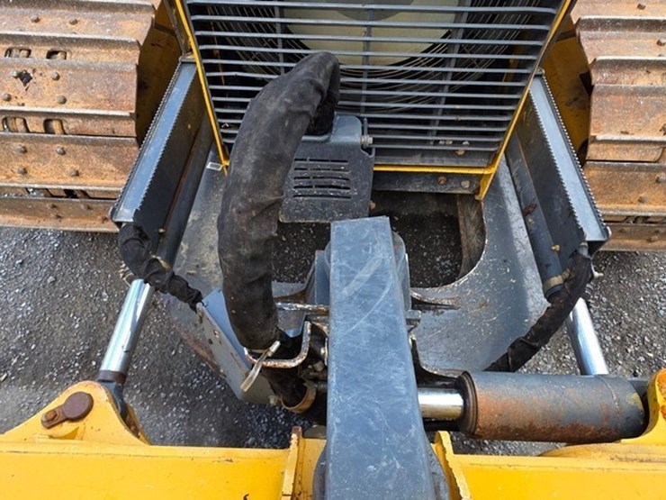 2014-deere-700k-lgp-image-49
