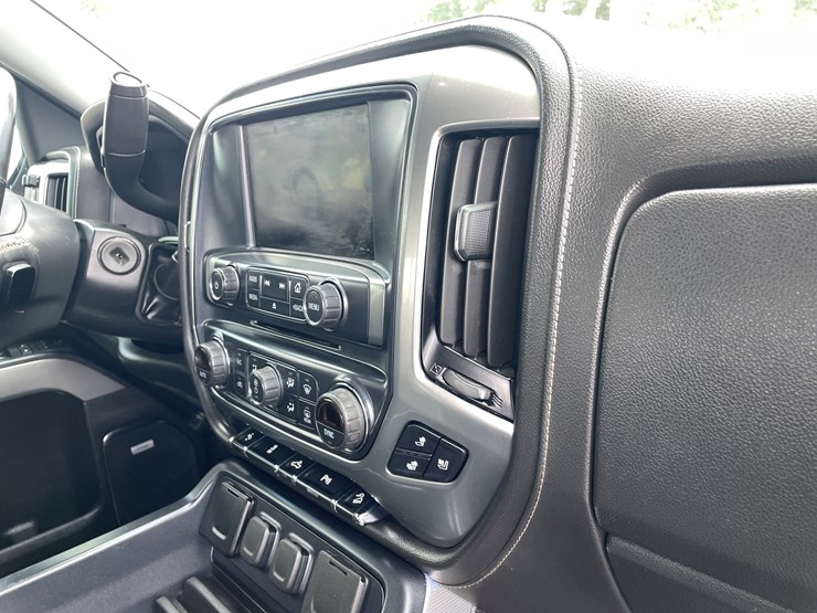 2018-chevrolet-silverado-1500-z71-image-68