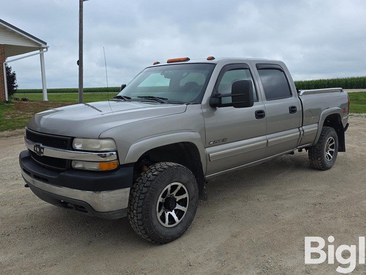 2002-chevrolet-silverado-2500-image-1