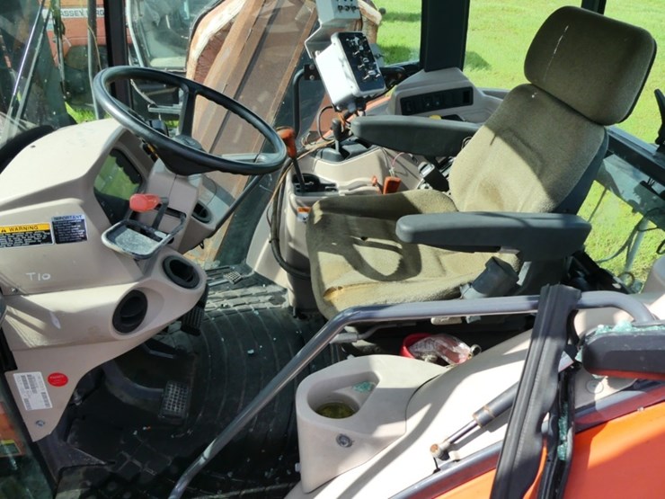 2014-kubota-m8560-image-12