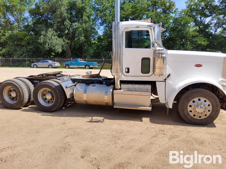 2013-peterbilt-388-image-4