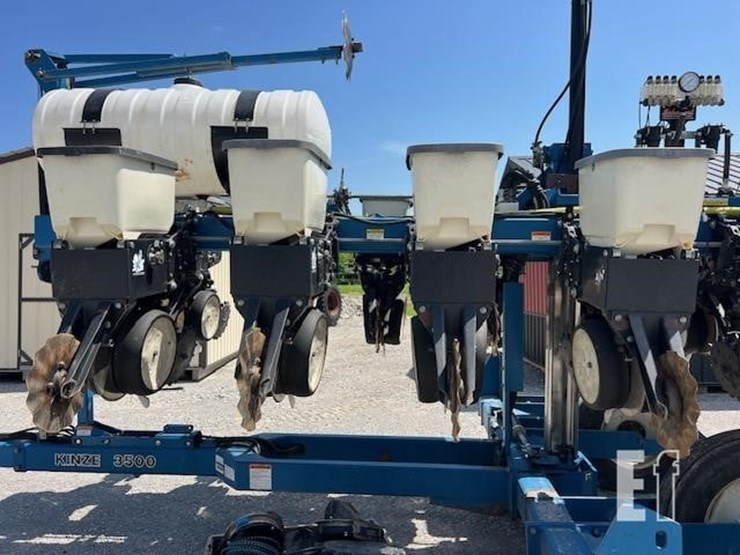 2001-kinze-3500-image-30