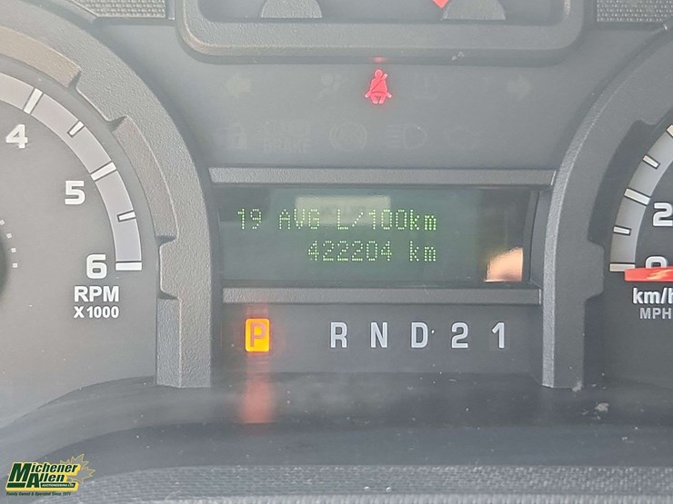 2014-ford-cargo-image-8