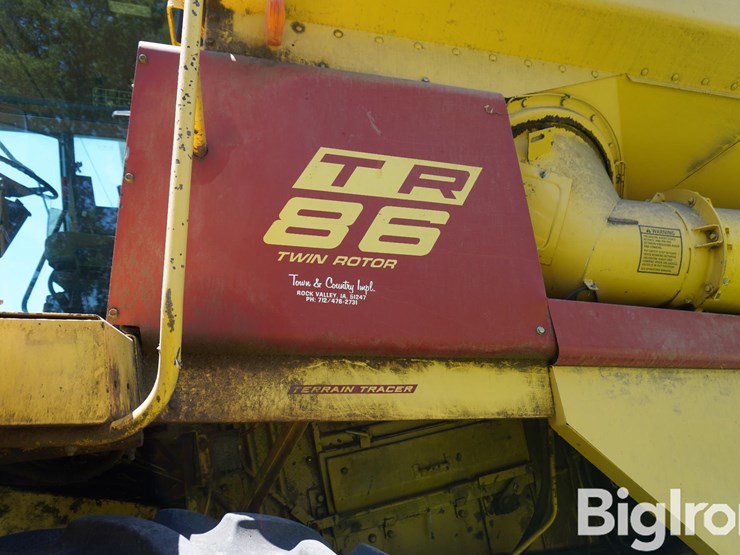 1992-new-holland-tr86-image-18