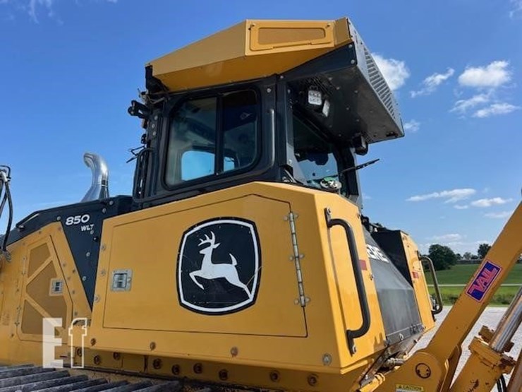 2021-deere-850l-wlt-image-31