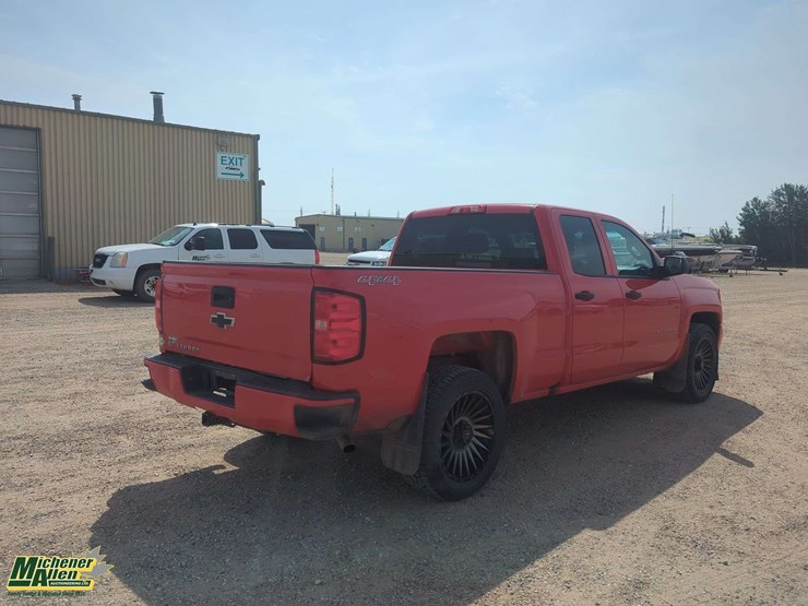 2017-chevrolet-silverado-1500-image-4