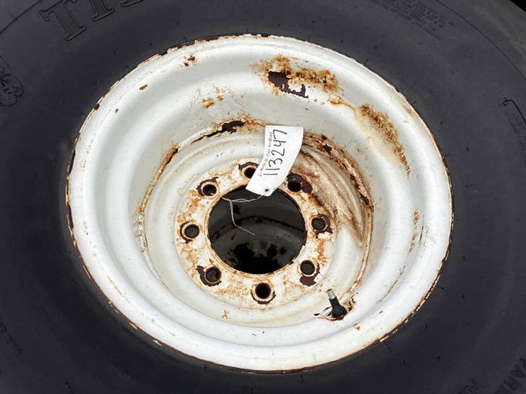 #113247-•-19l16.1-sl-tires-on-rims-image-6