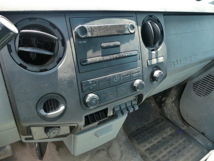 2013-ford-f350-xl-image-13