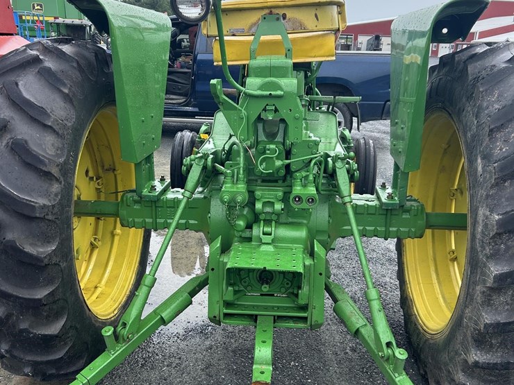 john-deere-3020-image-6