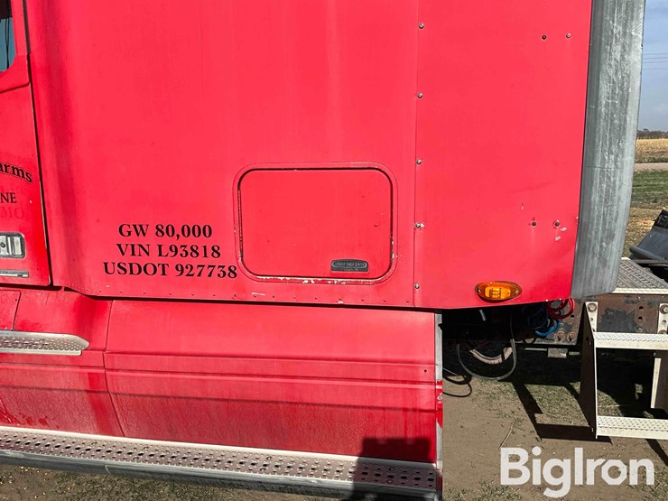 2003-freightliner-columbia-120-image-16