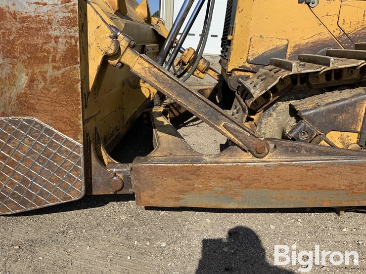 2006-caterpillar-d6r-image-11