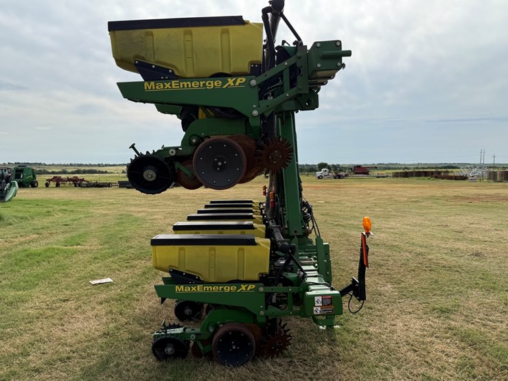 john-deere-1720-image-14