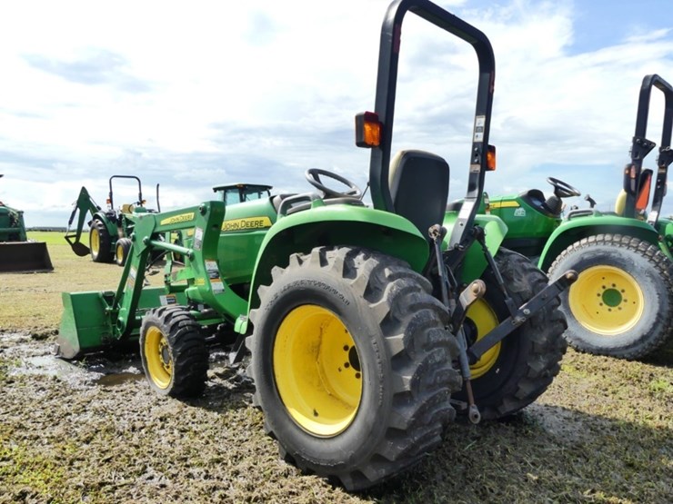 john-deere-3038e-image-4