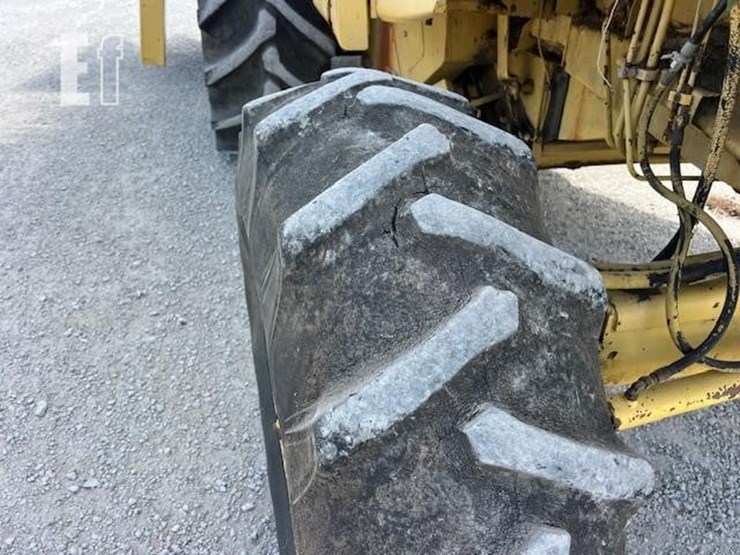 new-holland-tr85-image-45