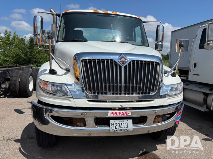 2012-international-durastar-4400-image-4