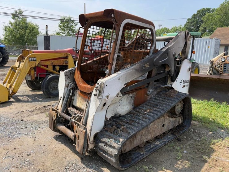 2013-bobcat-t770-image-2