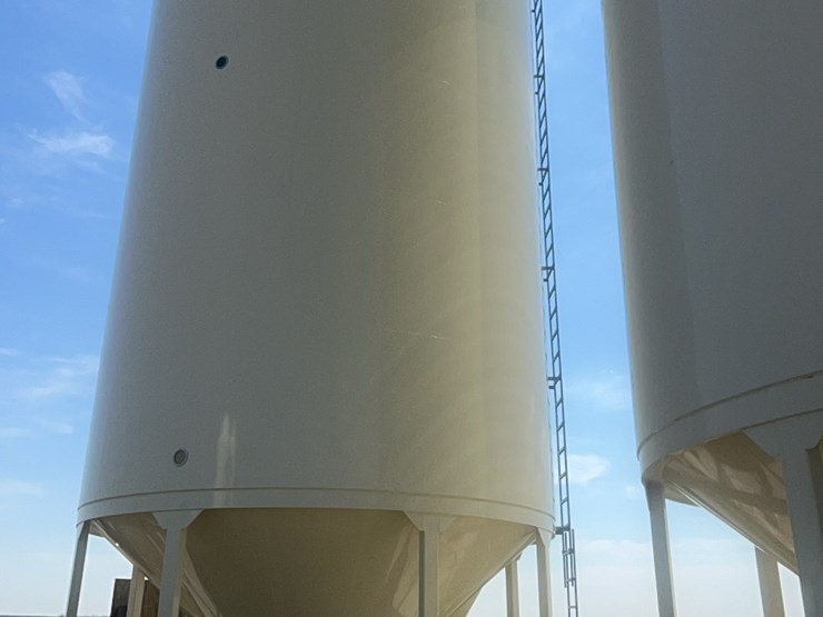 concept-7,500-bushel-hopper-bin,-fully-equipped-with-bin-fan-with-agi-grainguard-10-hp-three-phase-electric-motor.-image-14