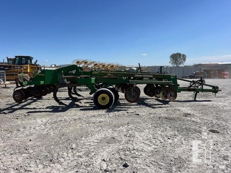 john-deere-2700-image-8