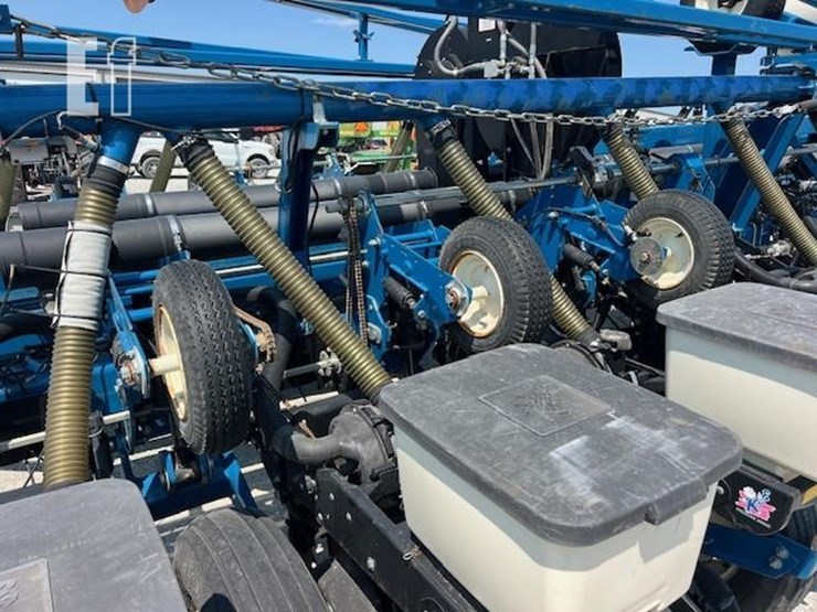 2008-kinze-3800sds-image-64