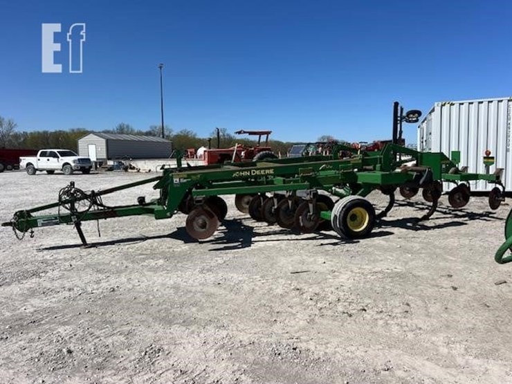john-deere-2700-image-3