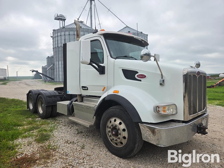 2016-peterbilt-567-image-3