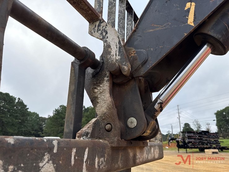 2018-jlg-8042-image-15