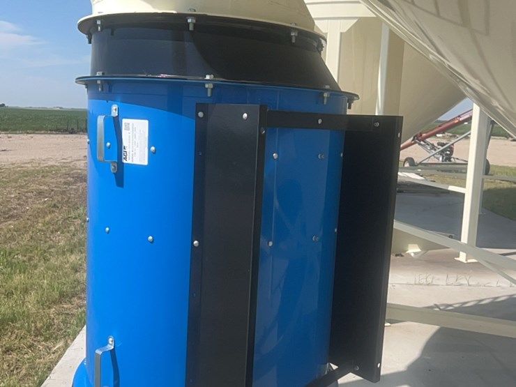 concept-7,500-bu.-hopper-bin,-equipped-with-bin-fan-with-3-phase-agi-grainguard-10-hp-electric-motor.-image-34