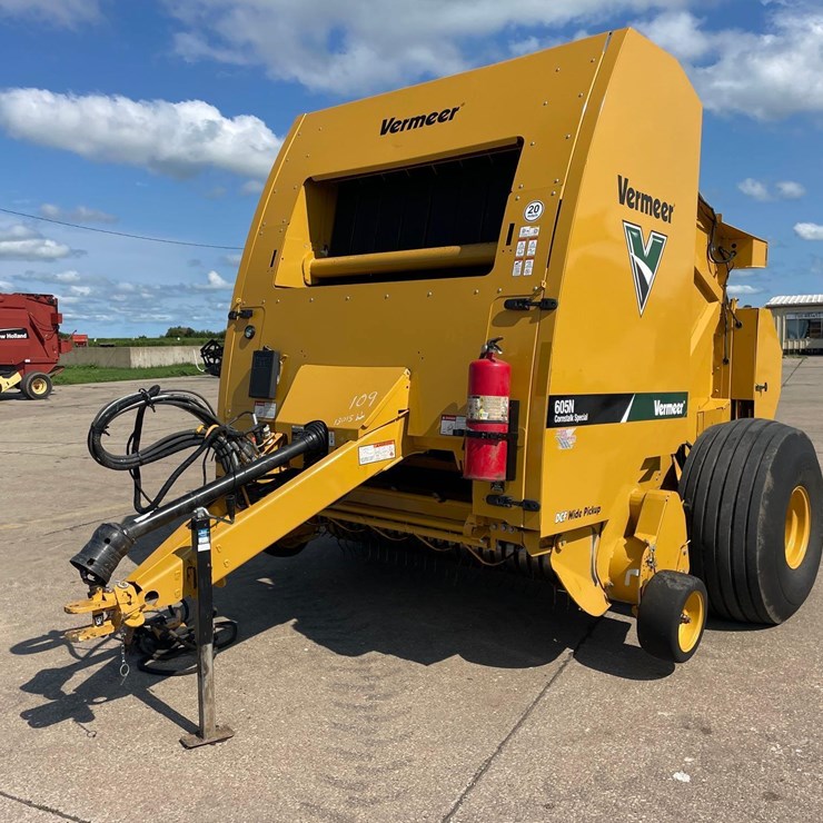 2022 VERMEER 605N