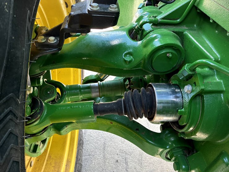 2018-john-deere-8400r-image-45