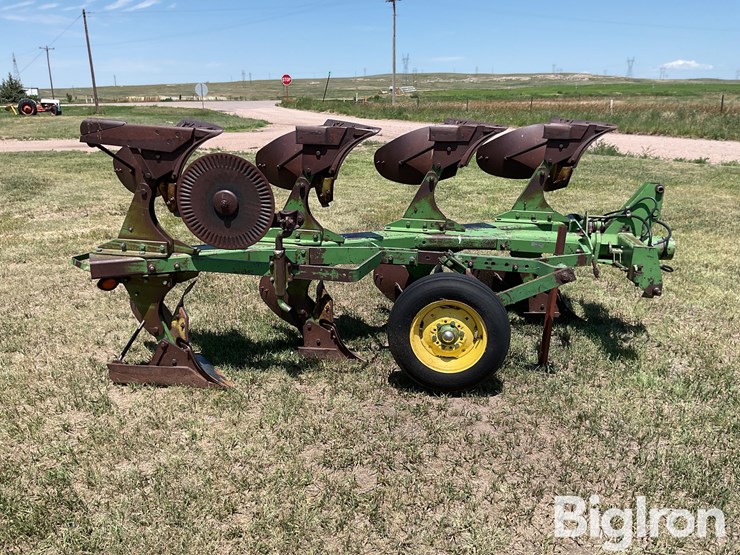 john-deere-4200-image-4