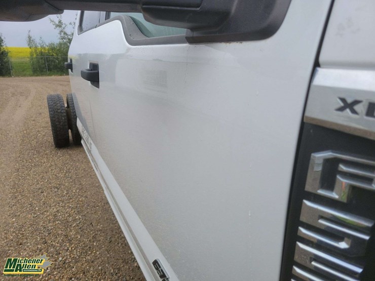 2018-ford-f550-image-32